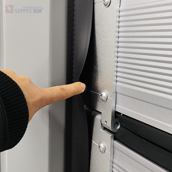 门板四周橡胶条密封,防尘防虫防老鼠 门板四周橡胶条密封,防尘防虫防老鼠