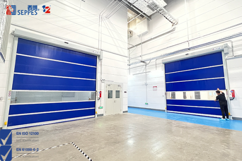 车间大门采用快速门提高进出效率