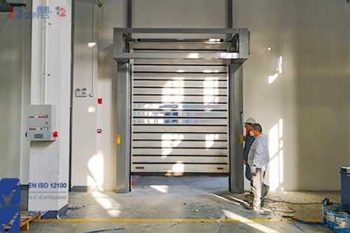 硬质快速门这四点功能是成为现代厂房大门主流的理由