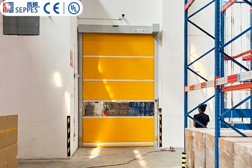 机加工车间为什么选择快速门来满足频繁进出防尘隔断的需求？