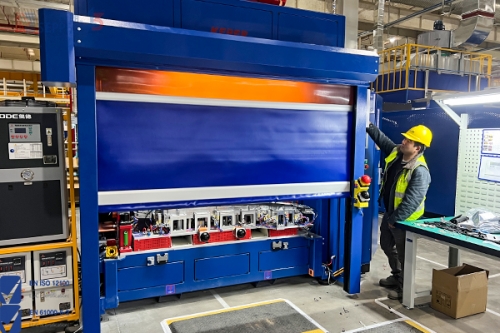 激光焊接房适合用快速门吗？智能联动快速门，精准防护弧光与溅射