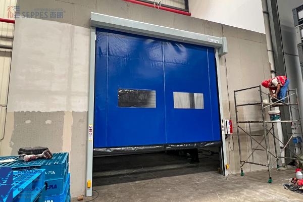 阿普拉塑料制品安装拉链快速门 阿普拉塑料制品安装拉链快速门
