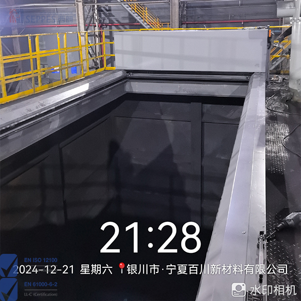 宁夏百川新材料安装西朗硬质快速门