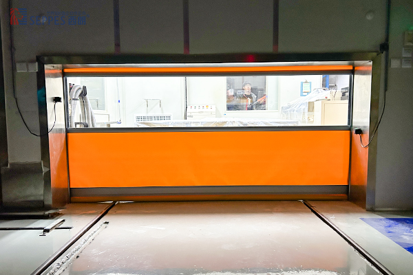 德联覆铜板输送线安装西朗快速门