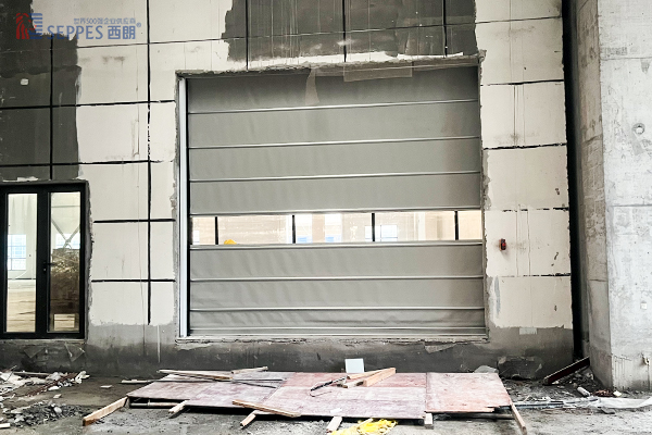 波发特电子车间大门安装西朗堆积快速门