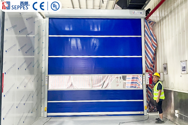 阿普拉江苏工厂安装西朗快速门
