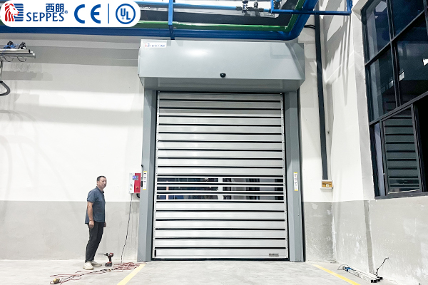 安吉富和家具安装西朗涡轮硬质快速门