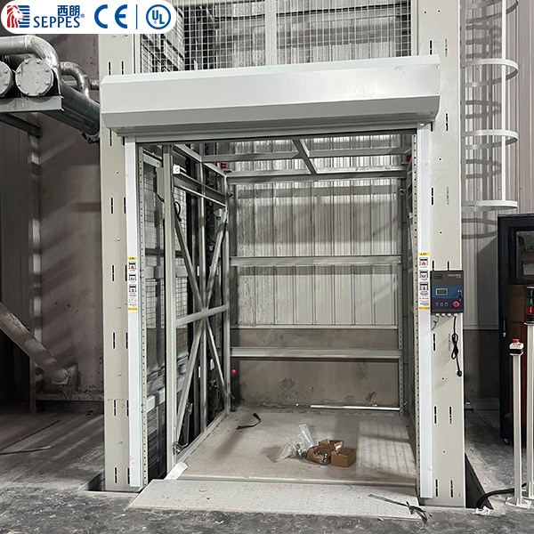 多摩川精密电机货梯口安装西朗铝合金卷帘门