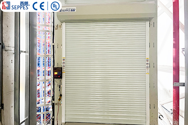 多摩川精密电机货梯口安装西朗铝合金卷帘门
