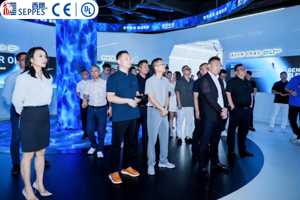 独角兽私董们参观通用电梯展厅