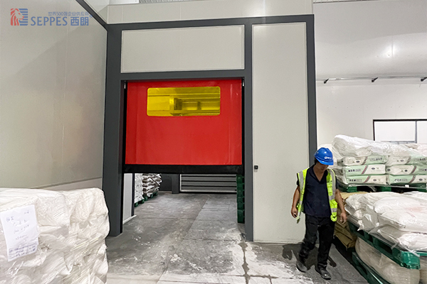 上好佳上海工厂安装西朗拉链快速门