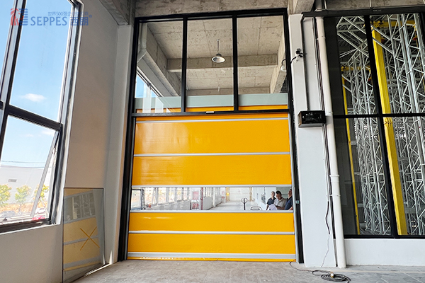 浙江小步出行车间安装西朗快速门