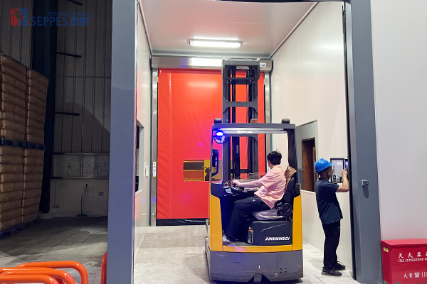 ab互锁拉链快速门始终只能一门开启 ab互锁拉链快速门始终只能一门开启