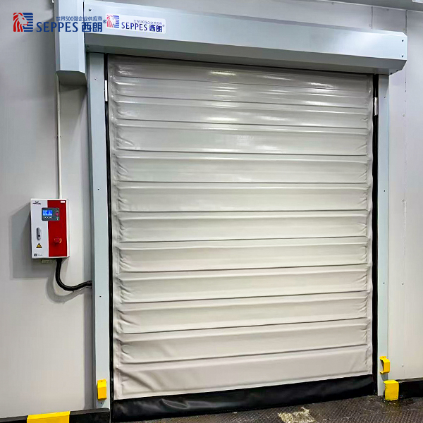 嘉里温控仓安装西朗保温拉链快速门