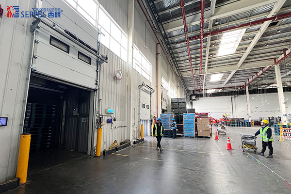 快速门快开快关，货物进出顺畅