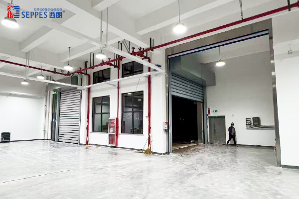 宁波博硕精密安装西朗快速门和硬质快速门