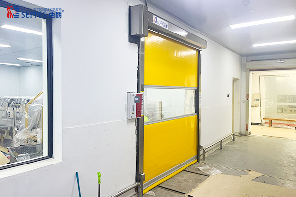 德联覆铜板安装在车间西朗快速门