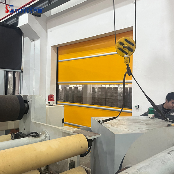 嘉兴新安包装材料车间通道安装西朗快速门