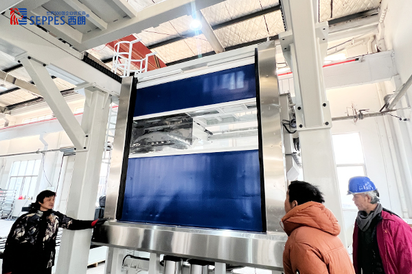 设备倒装快速门