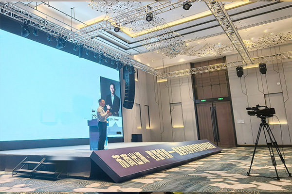 苏州西朗控股集团有限公司、西朗门业（苏州）有限制公司董事长杨元嘉分享出海逆袭之路